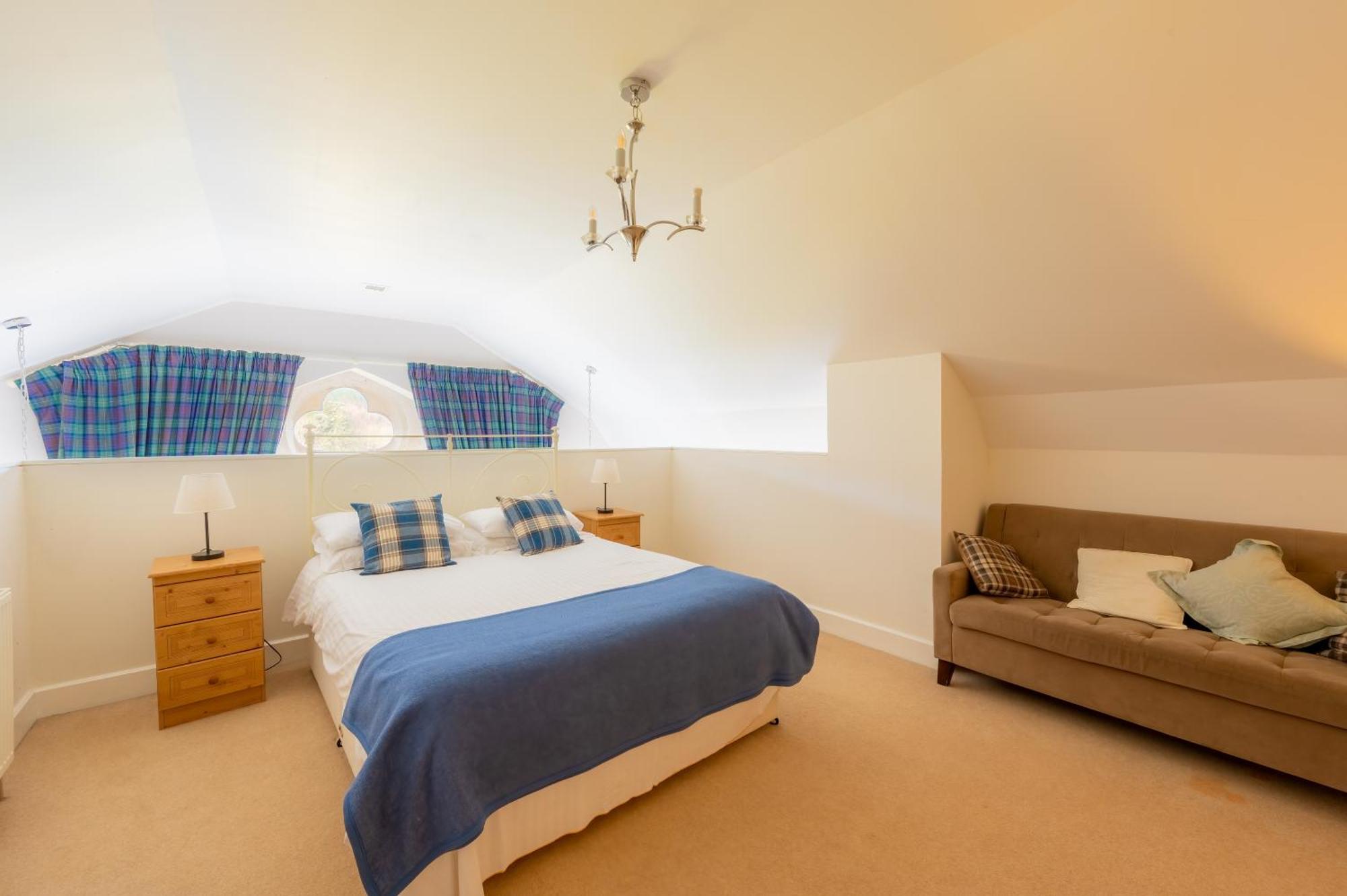 The Caledonian 3 Bedroom Self Catering Apartment In Historic Abbey Fort Augustus Exterior foto